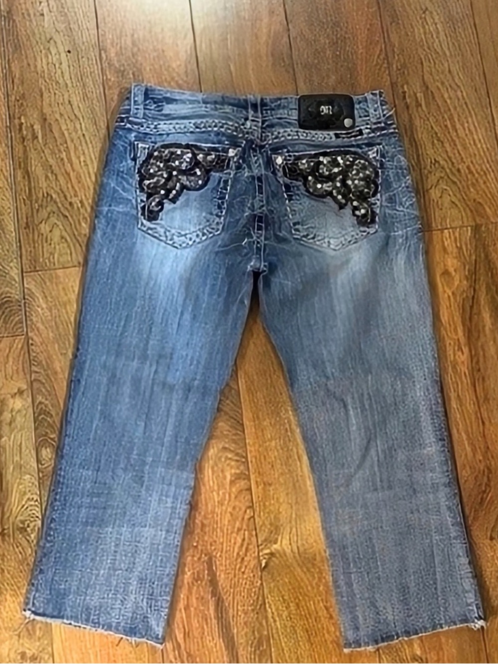 Gorgeous Miss Me Easy Capri Jeans With Embellished Back-Pockets